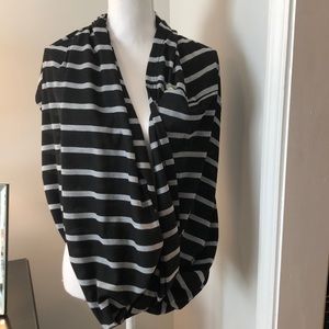 Black/Gray Nursing Scarf
